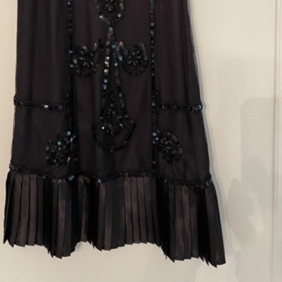 GORGEOUS Guess Cocktail dress in perfect condition - Picture 2 of 4